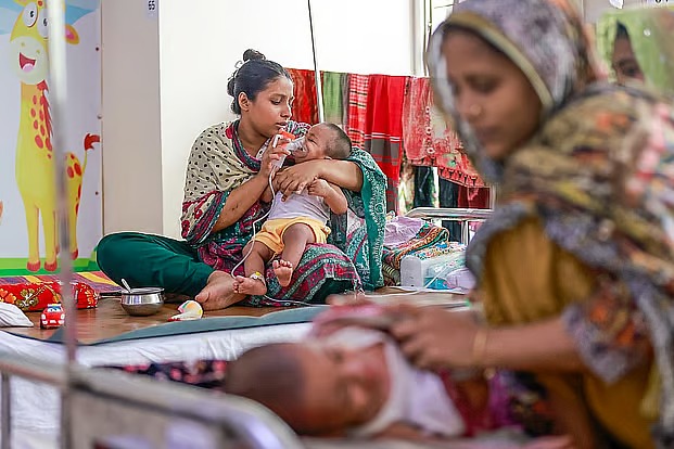 হামের চিকিৎসায় ঋণের বোঝা, ১০ পরিবারের ৯টিই ধার করছে