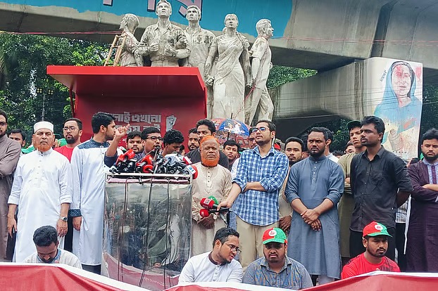ক্যাম্পাসে উত্তেজনার মধ্যে ছাত্রশিবিরের গণজমায়েত, ছাত্রদলের বিরুদ্ধে হামলার অভিযোগ ও পাল্টা হুঁশিয়ারি