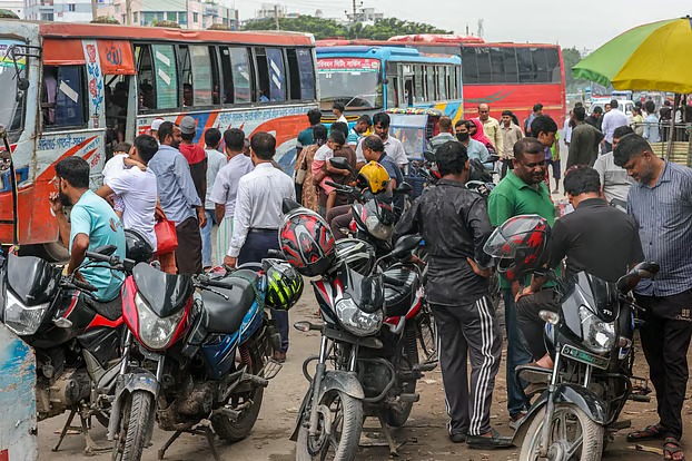 জ্বালানি তেলের দাম একলাফে ২০ টাকা বৃদ্ধি, মূল্যস্ফীতি ও জীবনযাত্রার ব্যয় নিয়ে নতুন উদ্বেগ
