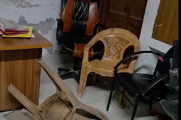 কিশোর গ্যাং সন্দেহে ২৮ জন আটক, থানা থেকে বেরিয়ে ‘ভুয়া ভুয়া’ স্লোগানের অভিযোগ