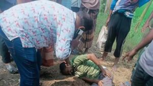 ব্যাংক থেকে ৩৪ লাখ টাকা নিয়ে ফেরার পথে দুই কর্মকর্তাকে পিটিয়ে ছিনতাই