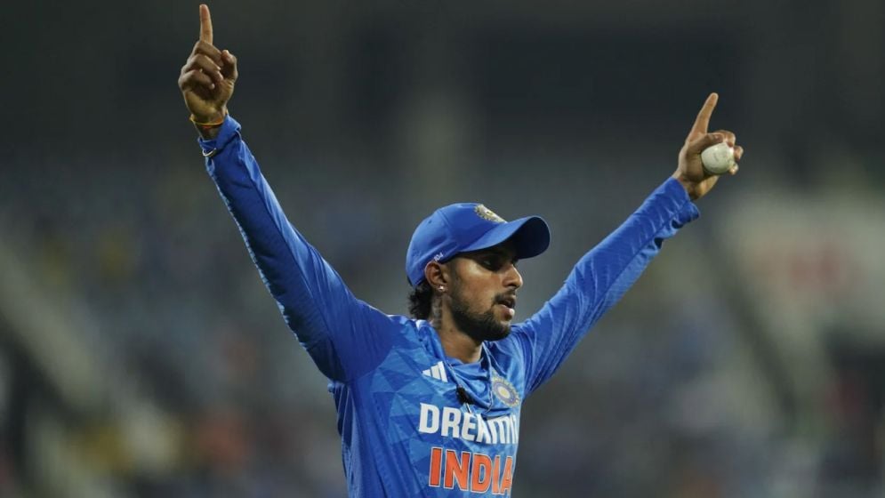 রোহিত-কোহলিকে ছাড়িয়ে অনন্য বিশ্বরেকর্ডের পথে তিলক ভার্মা