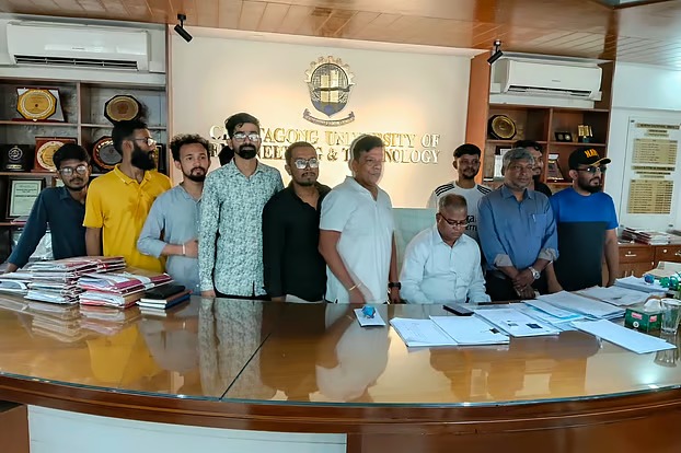 বিশ্ববিদ্যালয়ে দলীয় খবরদারি: সরকার বদলালেও বদলায়নি উপাচার্যদের ওপর ছাত্ররাজনীতির নিয়ন্ত্রণ