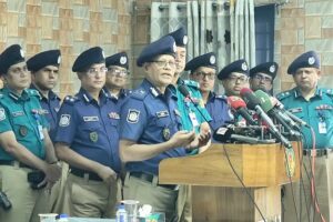 চাঁদাবাজি রোধে আসছে নতুন আইন, অভিযোগ ছাড়াই ব্যবস্থা নেবে পুলিশ: আইজিপি