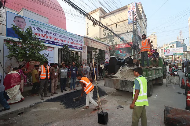 প্রধানমন্ত্রীর রংপুর সফরের আগে ৯ মাসের কাজ শেষ ৫ দিনে: সংস্কারের মান নিয়ে স্থানীয়দের শঙ্কা
