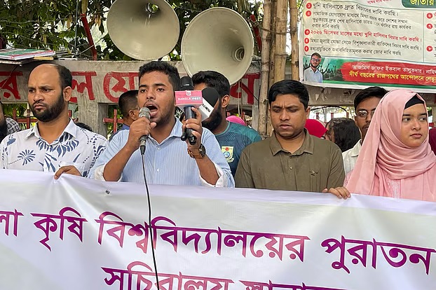 আগারগাঁওয়ে সচিবালয় স্থানান্তরের পরিকল্পনা বাতিলের দাবি: গবেষণার জন্য মাঠ চাইল শেকৃবি