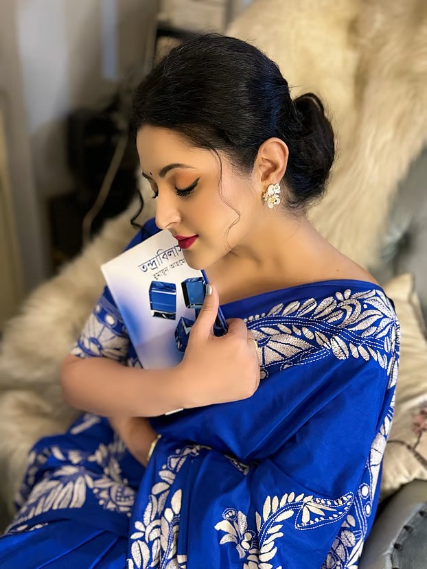 ৩৪ বছরে পা দিলেন পরীমনি